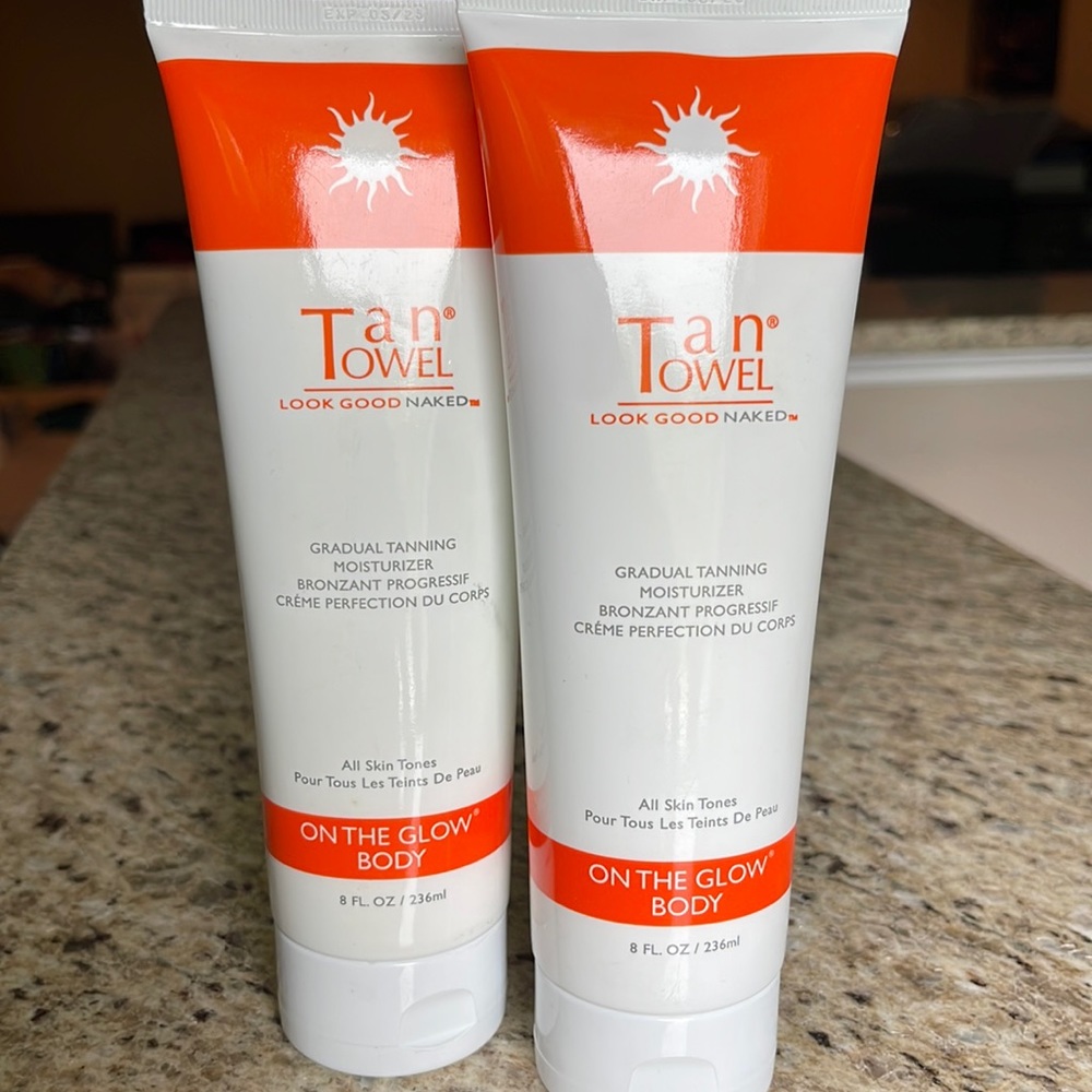 BRAND NEW Tan Towel body lotion self tanner